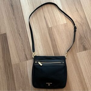 Black Michael Kors Jet Set Large Nylon Gabardine Messenger
